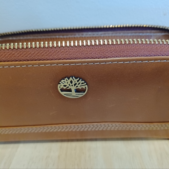 Women's Timberland Leather Wristlet - Picture 6 of 11